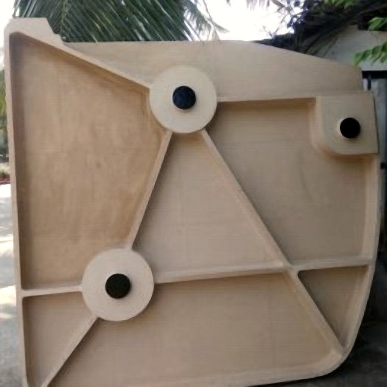 Large single-piece bucket casting